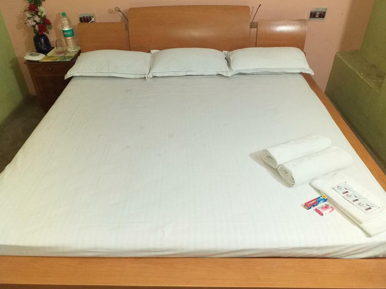 Royal Guest House Calcutta Extérieur photo