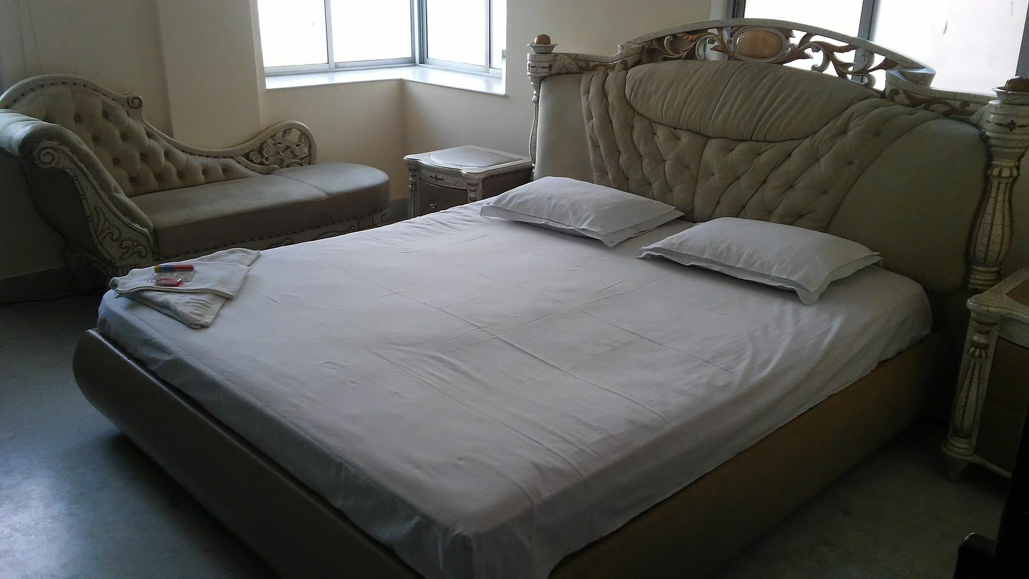 Royal Guest House Calcutta Extérieur photo